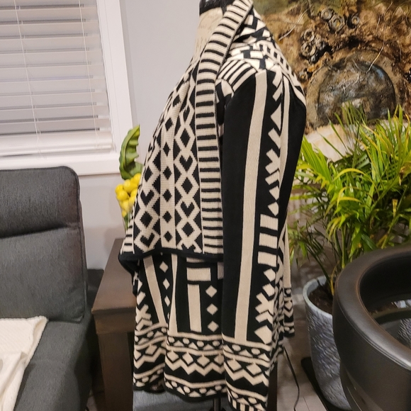 Charlie Paige Cardigan - Picture 4 of 5